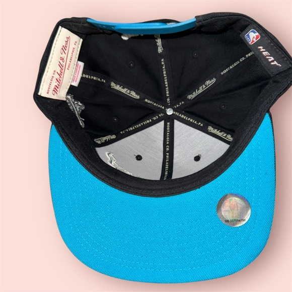 Miami Heat Hat Adult One Size Black Blue Cap Snapback Mitchell & Ness Trucker - Picture 4 of 4